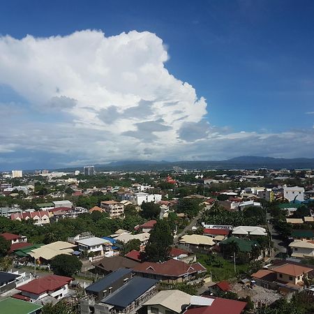 Prime Sea View Condo In Davao Exterior photo