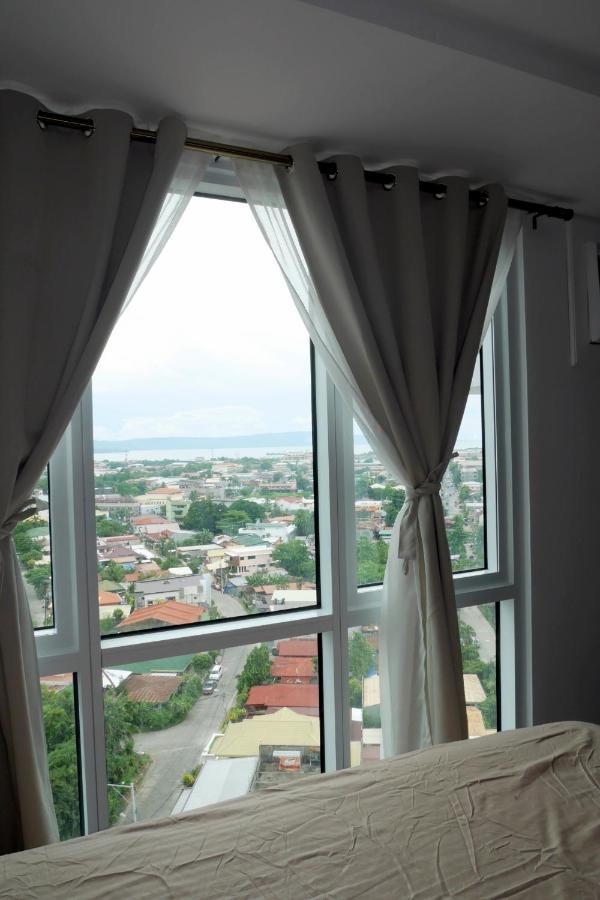 Prime Sea View Condo In Davao Exterior photo