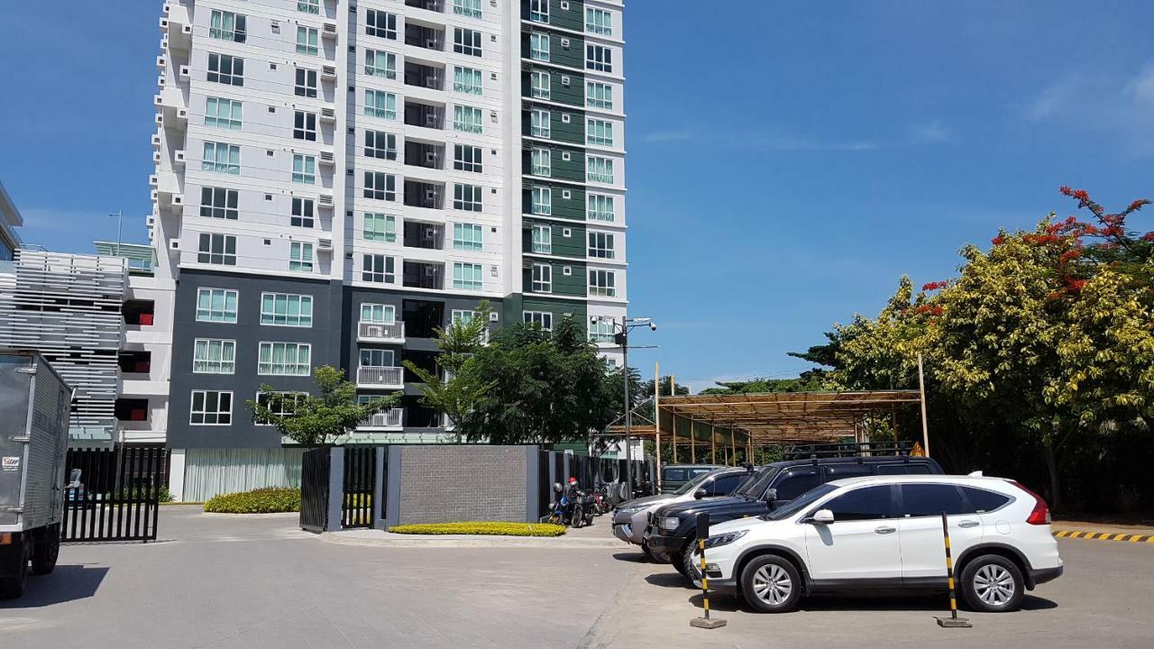 Prime Sea View Condo In Davao Exterior photo