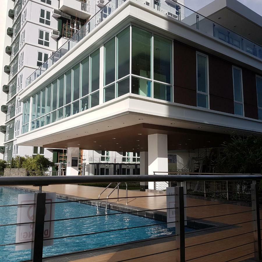 Prime Sea View Condo In Davao Exterior photo